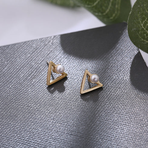 Women's Fashion Hollow Diamond Stud Earrings
