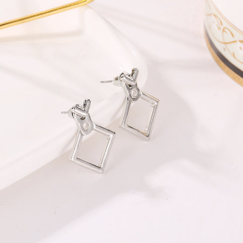 Women's Fashion Hollow Diamond Stud Earrings